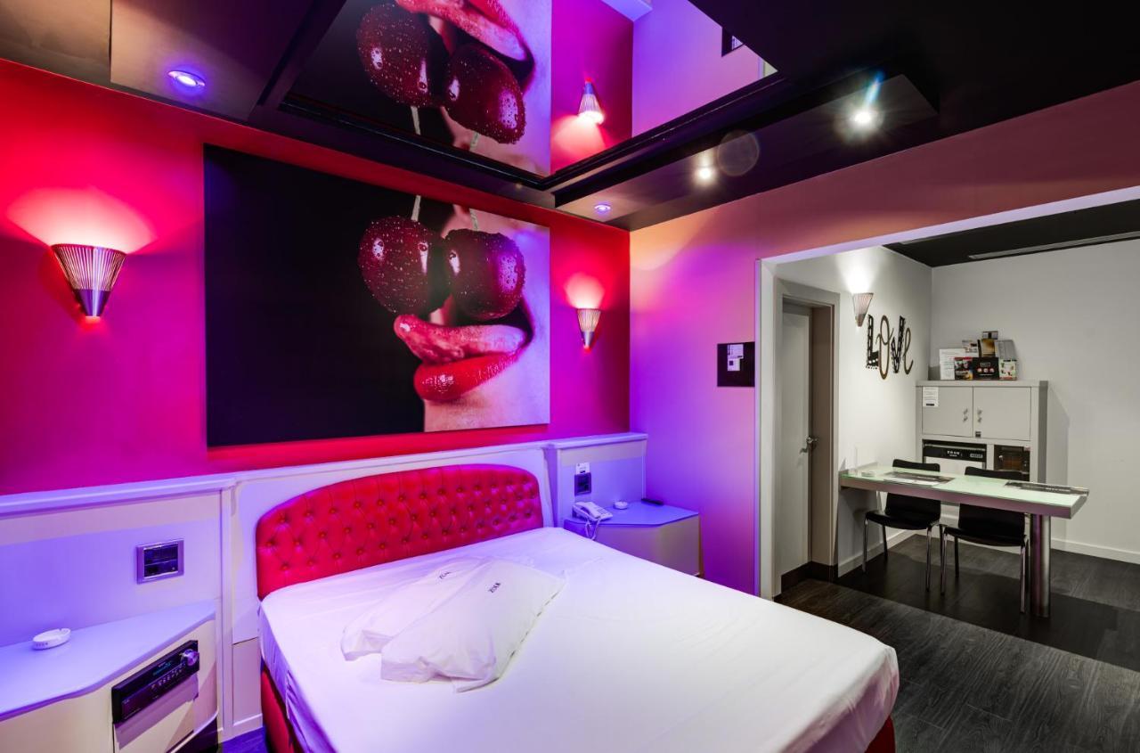 Zouk Hotel (Adults Only) Alcalá de Henares Exteriör bild