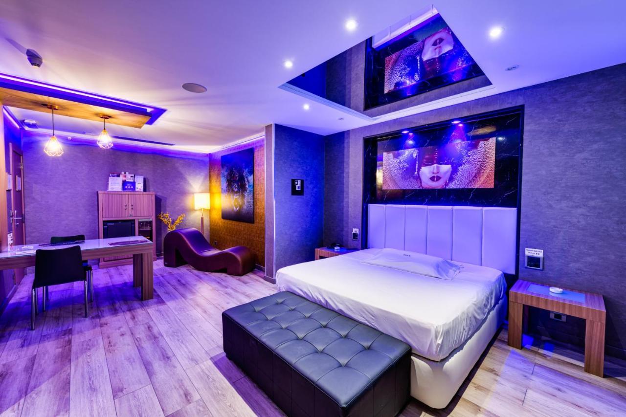Zouk Hotel (Adults Only) Alcalá de Henares Exteriör bild